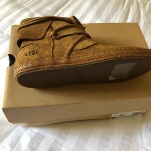 NIB UGG MOCCASINS